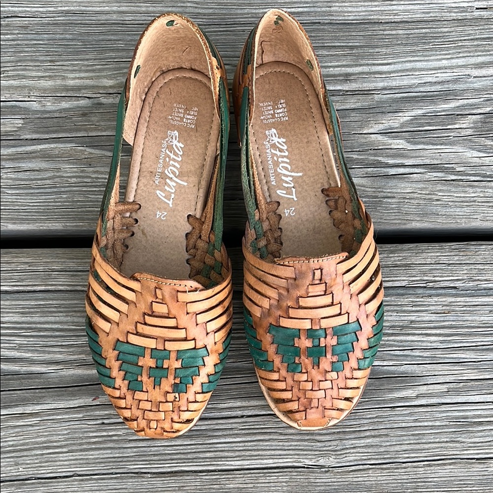 Luichiny Tan and Green leather Flats with Woven Design